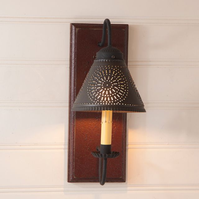 Crestwood Sconce in Plantation Red