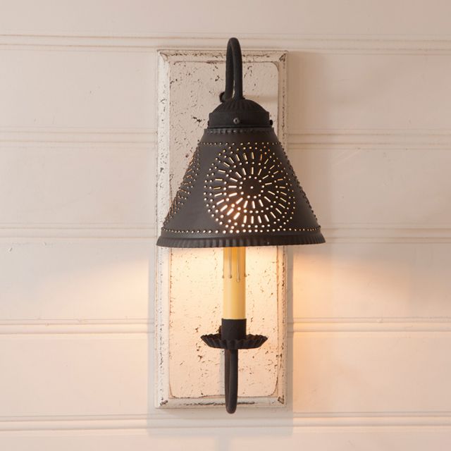 Crestwood Sconce in Vintage White