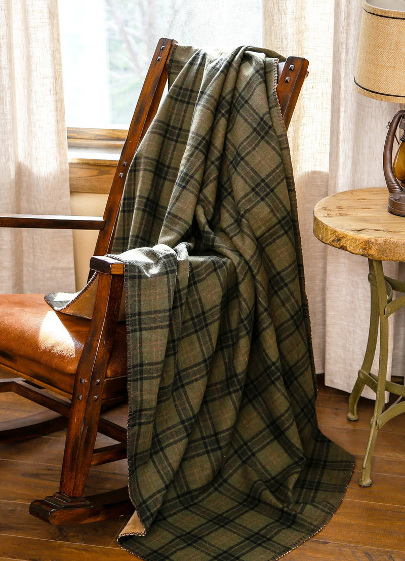 Cedar Hills Plaid Throw