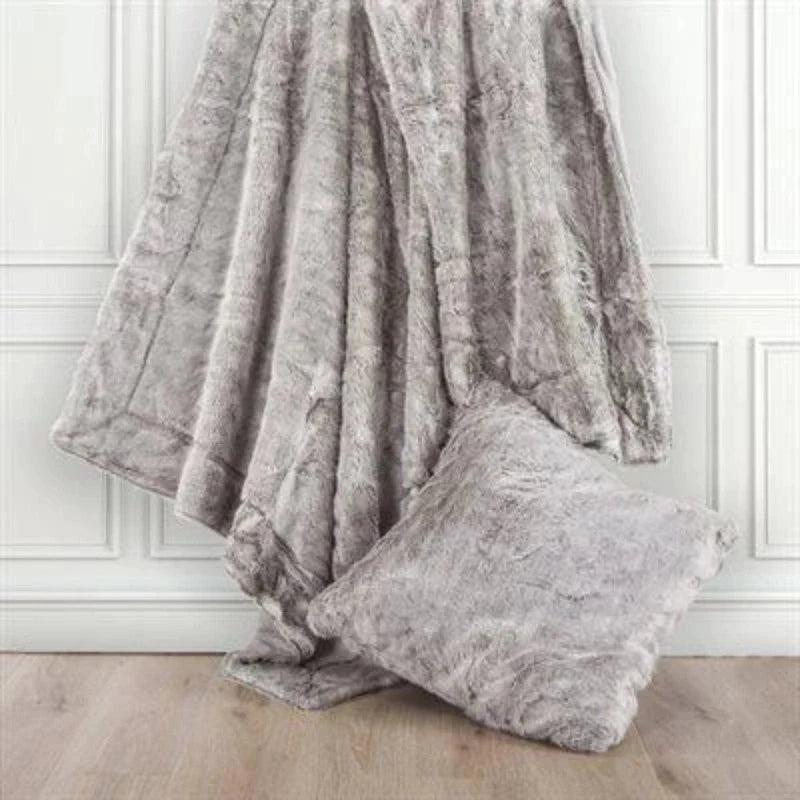 OVERSIZED ARCTIC BEAR THROW, GRAY