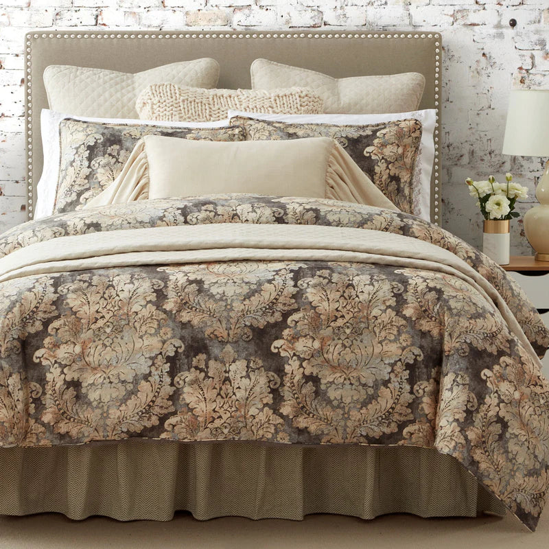 VICTORIA DAMASK BEDDING SET