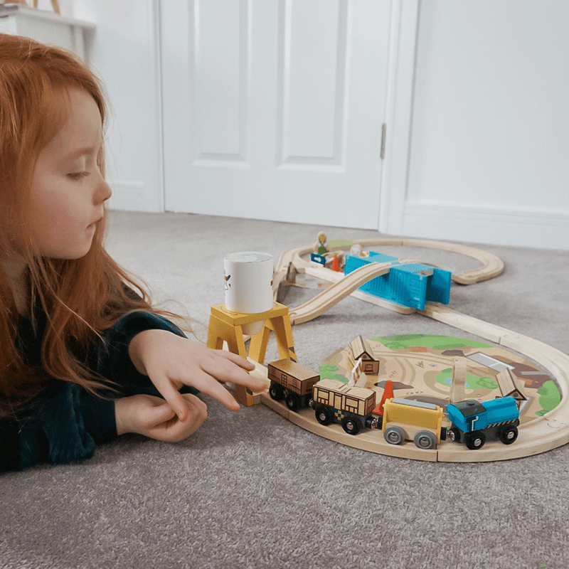 Construction Train Set by Bigjigs Toys US