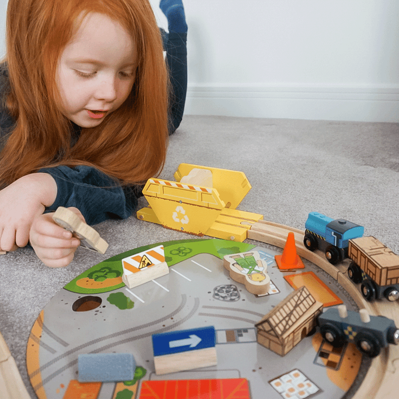 Construction Train Set by Bigjigs Toys US