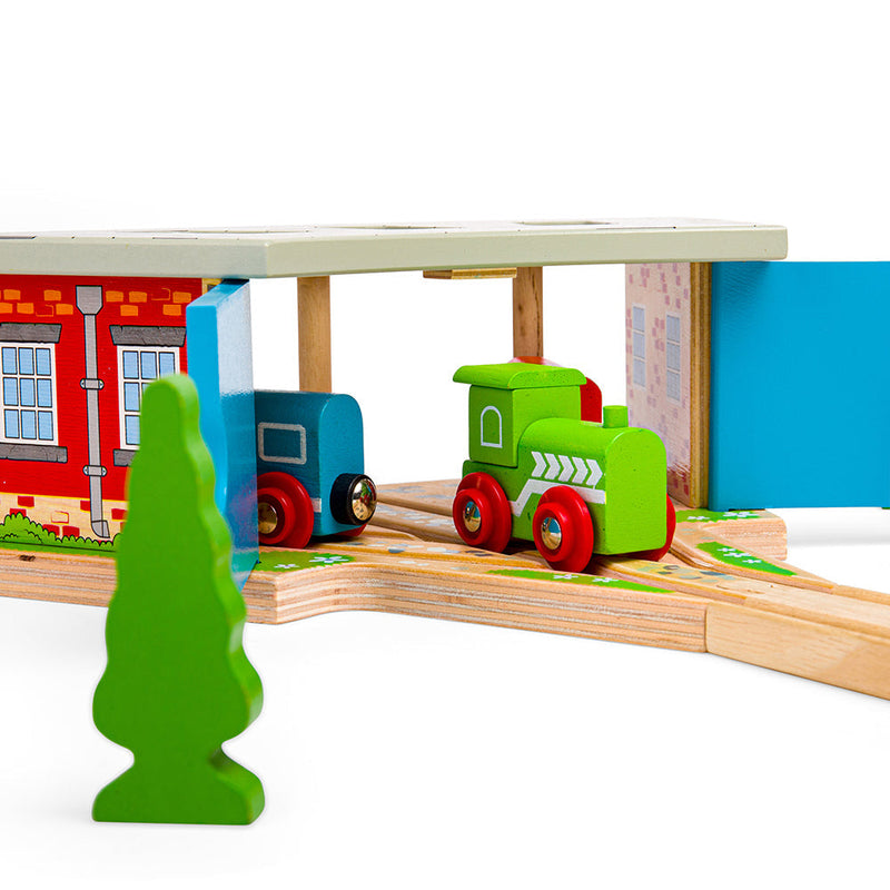 Triple Engine Shed by Bigjigs Toys US