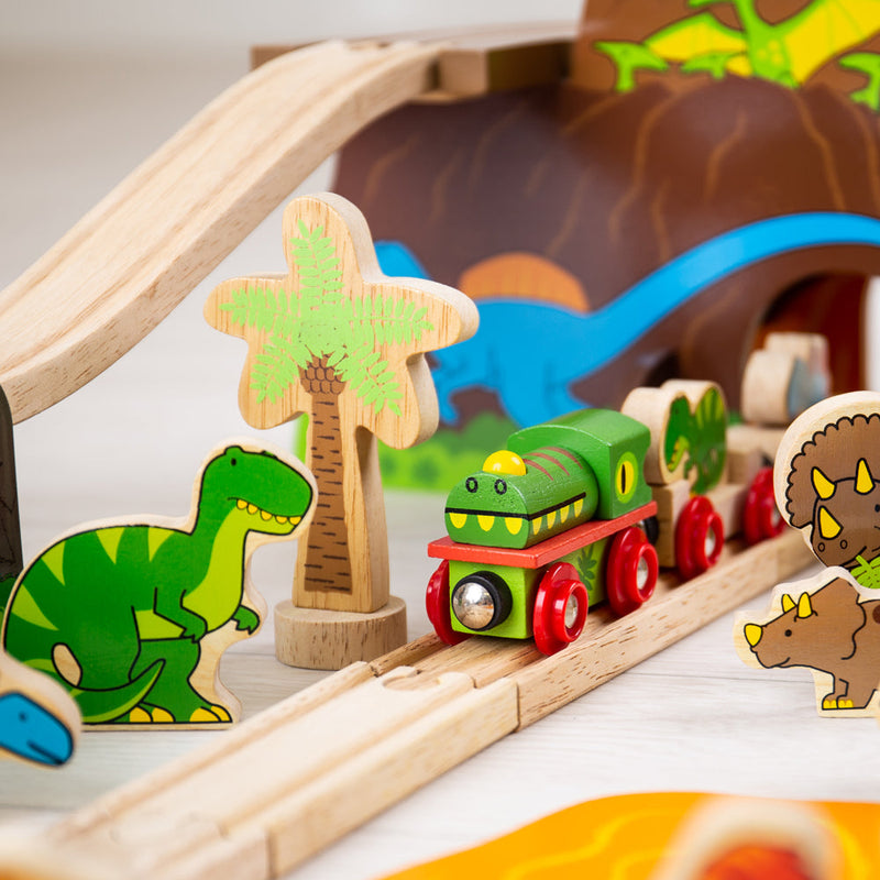 Dinosaur Railway Set by Bigjigs Toys US
